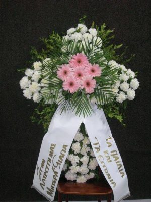 wreath cross at an economical price sent to the cemeteries of kalamaria