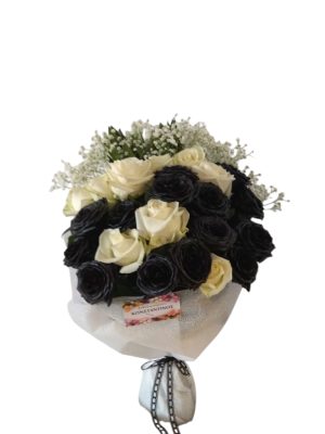 Ανθοδέσμη με λευκά και μαύρα τριαντάφυλλα