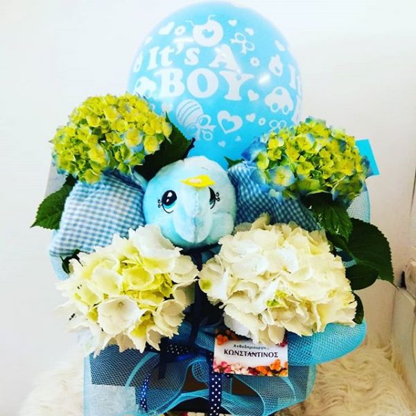 λουλούδια με λούτρινο ελαφαντάκι και ορτανσίες γαλάζιες ετοιμάσαμε για δώρο για νεογέννητο αγόρι