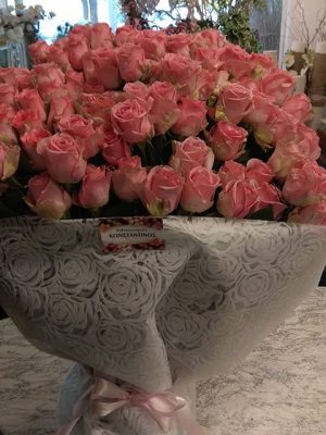 200 roses