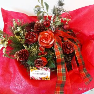 χριστουγεννιάτικη πιατέλα λουλουδιών Θεσσαλονίκη | Online ανθοπωλείο ανθοδημιουργίες Τούμπα Θεσσαλονίκης