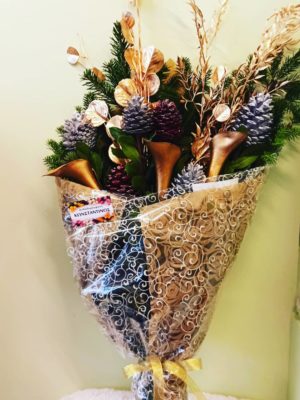CHRISTMAS BOUQUET OF FLOWERS