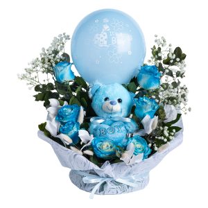 σύνθεση λουλουδιών για νεογέννητο αγόρι με λούτρινο αρκουδάκι και μπαλόνι it΄΄s a Boy.